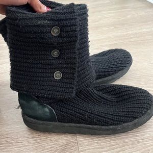 Women’s black uggs